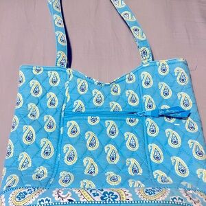 Vera Bradley looks new new pattern pocketbook